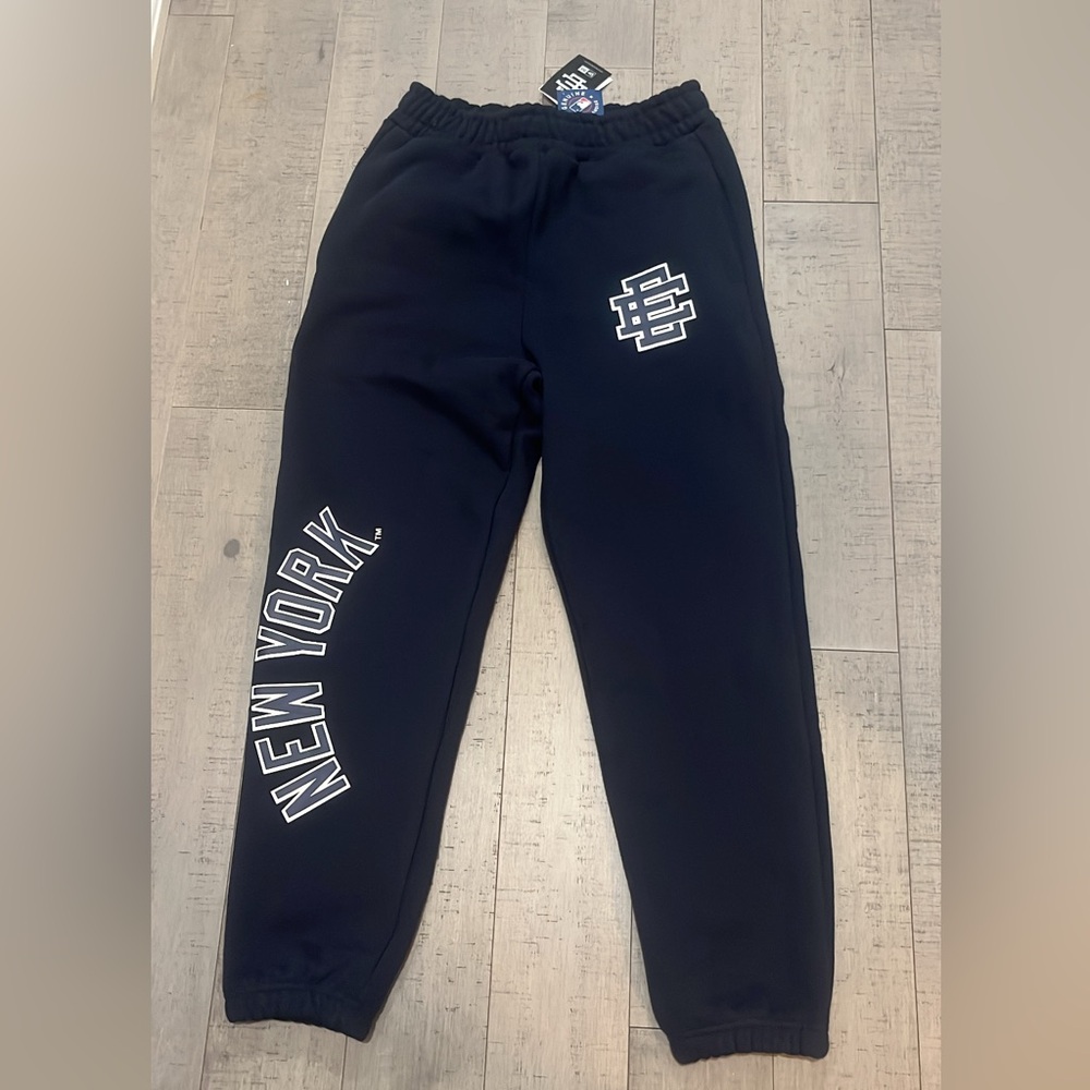 Navy blue Eric Emanuel pants. (New York collab)